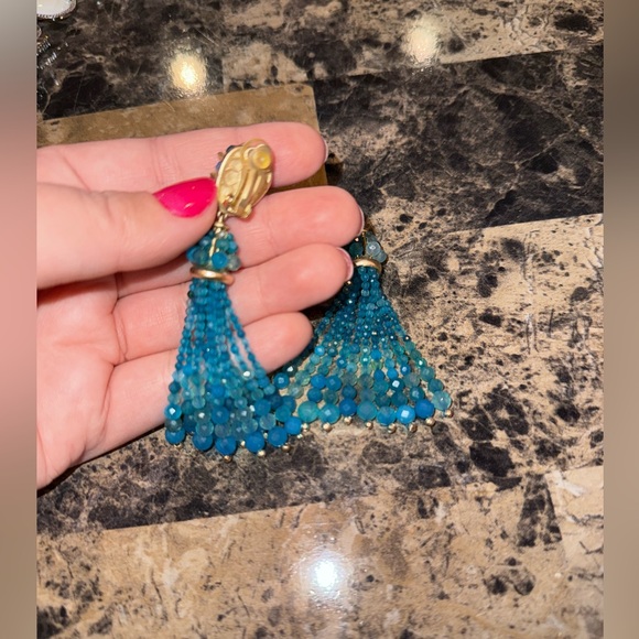 Kendra Scott Cecily Clip On Earrings in Teal Agate - Picture 4 of 13